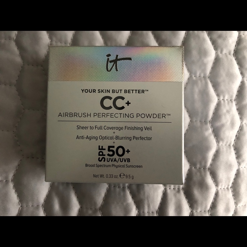 it Cosmetics CC+ Airbrush Perfecting Powder-Light